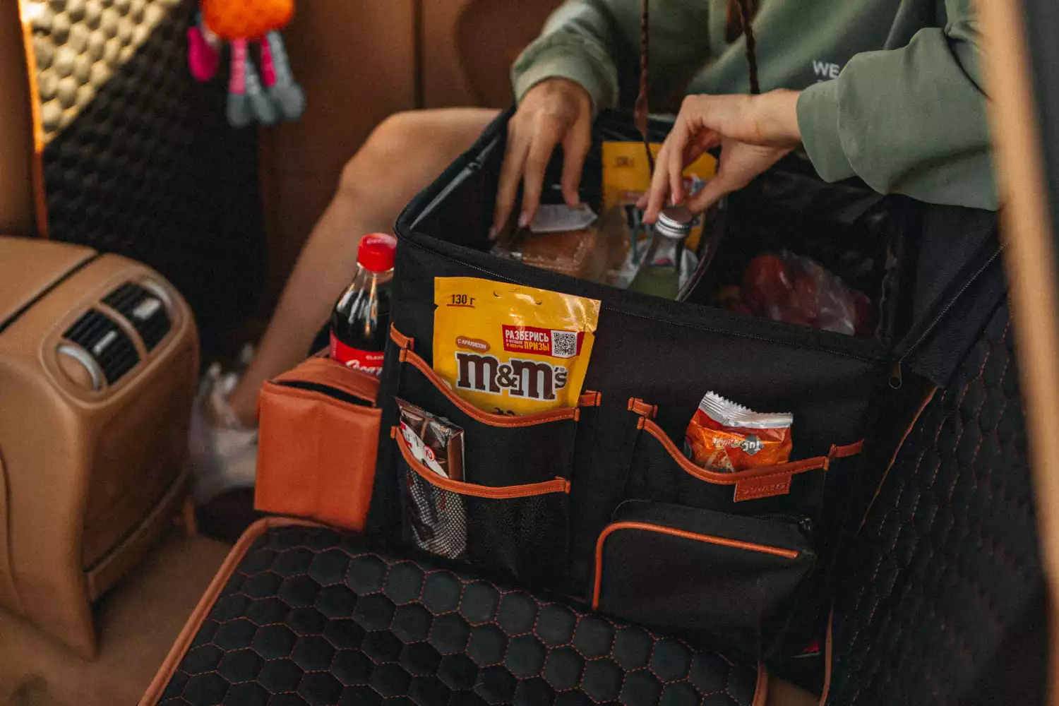 Kia Rio organizer for road trip